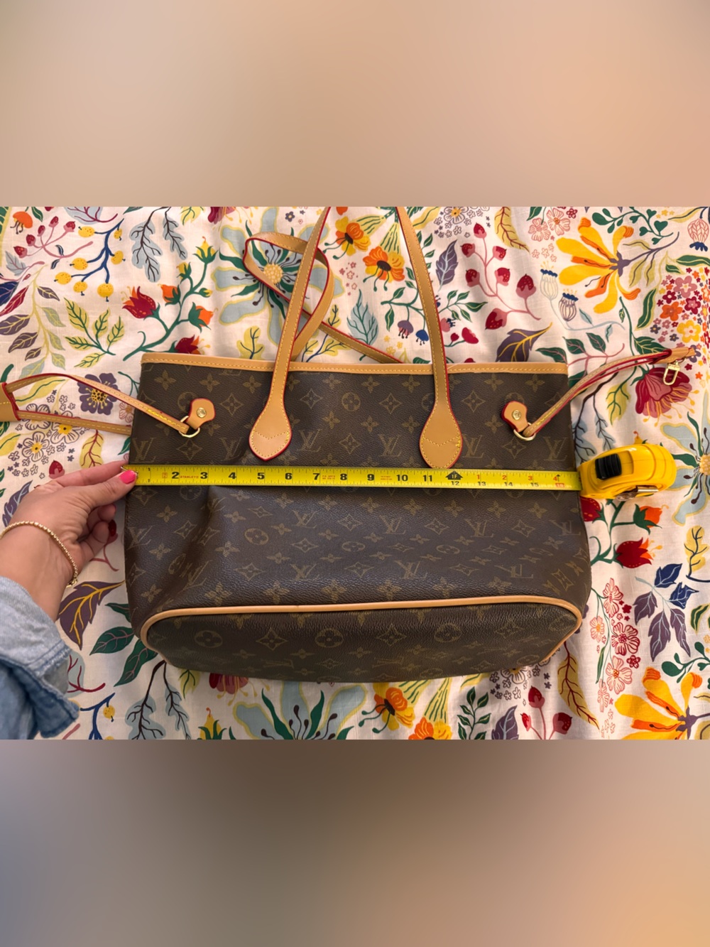 Classic Brown Monogram Canvas Handbag with Tan Leather Trim - Picture 7 of 11